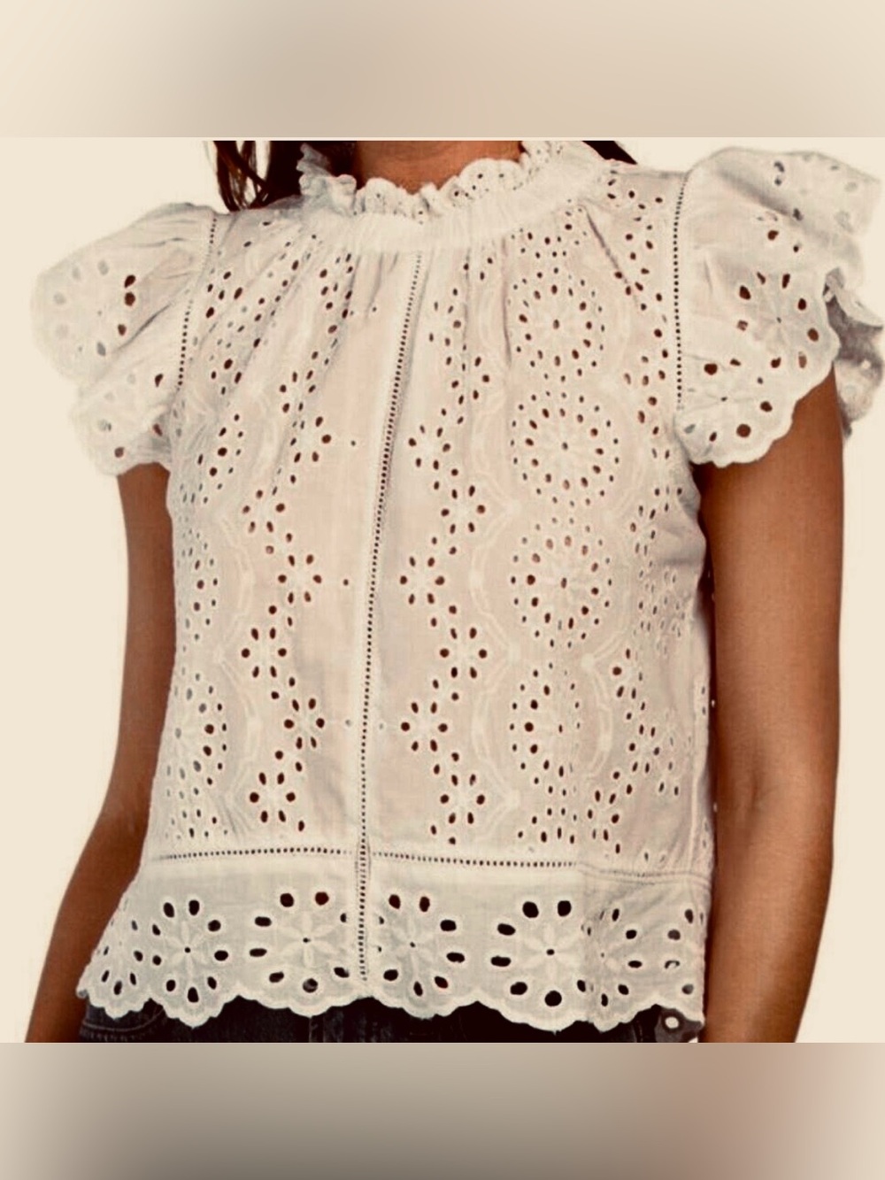 Jennifer & Grace Eyelet Flutter
Sleeves Scalloped Edge
Women's Size XS